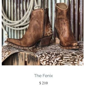 Ariat western ankle booties “Felix”.